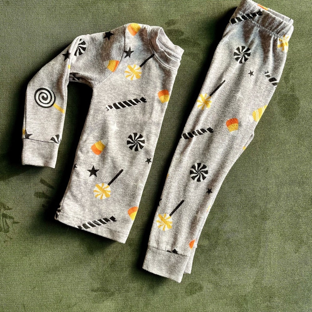 2T Gray Pajamas with Candy Print